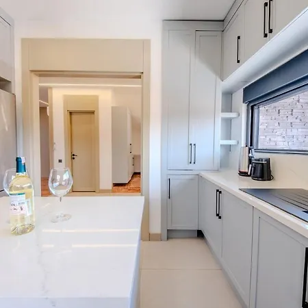 Luxury With Waterfall Pool And Garden For 9 People Dosemealti