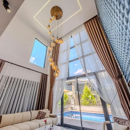 别墅 Luxury With Waterfall Pool And Garden For 9 People Dosemealti