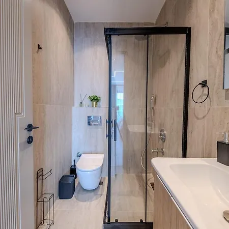 Luxury With Waterfall Pool And Garden For 9 People * Dosemealti