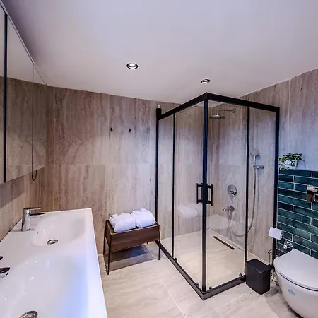 别墅 Luxury With Waterfall Pool And Garden For 9 People *