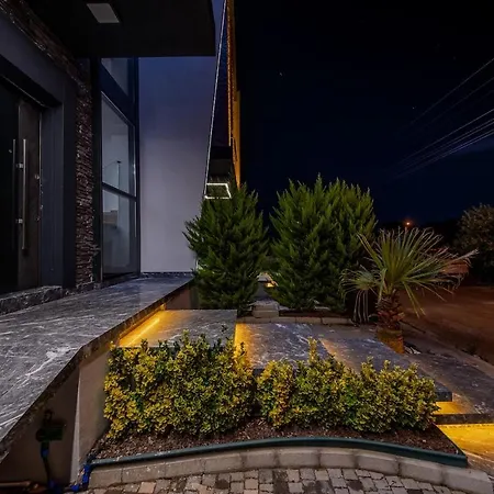 别墅 Luxury With Waterfall Pool And Garden For 9 People