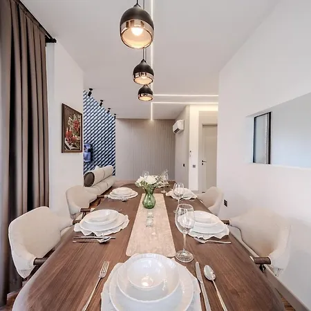 别墅 Luxury With Waterfall Pool And Garden For 9 People