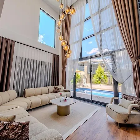 别墅 Luxury With Waterfall Pool And Garden For 9 People Dosemealti