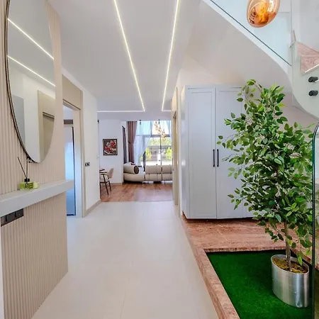 Luxury With Waterfall Pool And Garden For 9 People 别墅 Dosemealti
