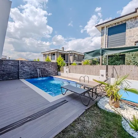 Luxury With Waterfall Pool And Garden For 9 People Dosemealti