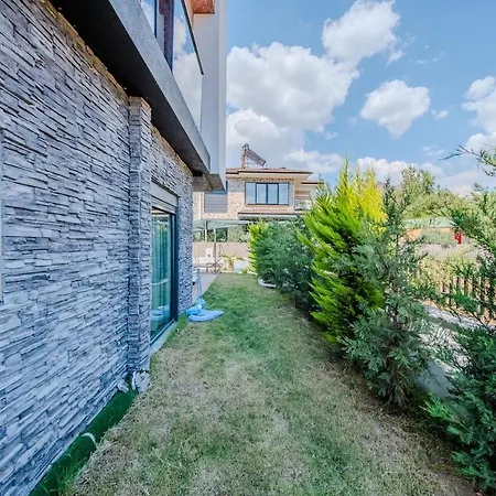 Luxury With Waterfall Pool And Garden For 9 People Dosemealti