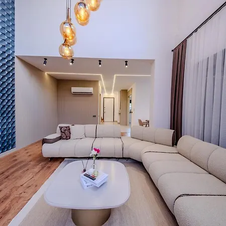 Luxury With Waterfall Pool And Garden For 9 People *