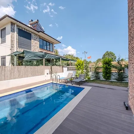 别墅 Luxury With Waterfall Pool And Garden For 9 People Dosemealti