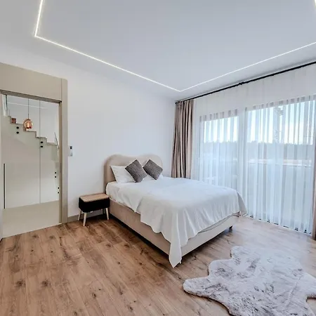 别墅 Luxury With Waterfall Pool And Garden For 9 People Dosemealti